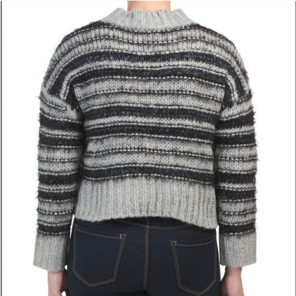 New Cliche Cropped Chunky Striped Sweater - Picture 2 of 3